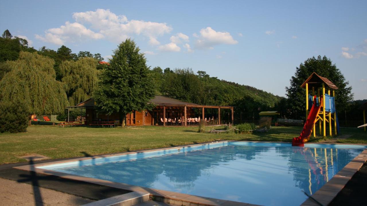 Отель Lavka Park Skochovice Vrane nad Vltavou Экстерьер фото