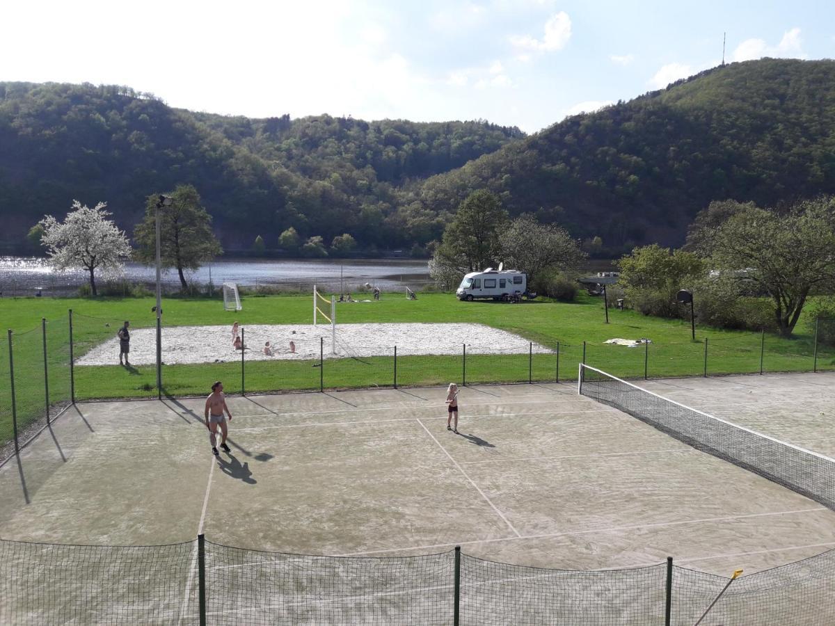 Отель Lavka Park Skochovice Vrane nad Vltavou Экстерьер фото